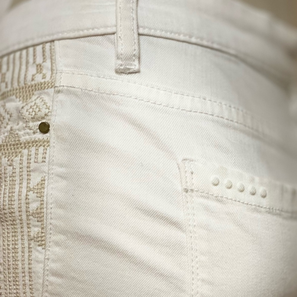 WITH TAGS Blank NYC Denim Little Queenie Shorts - Picture 5 of 12